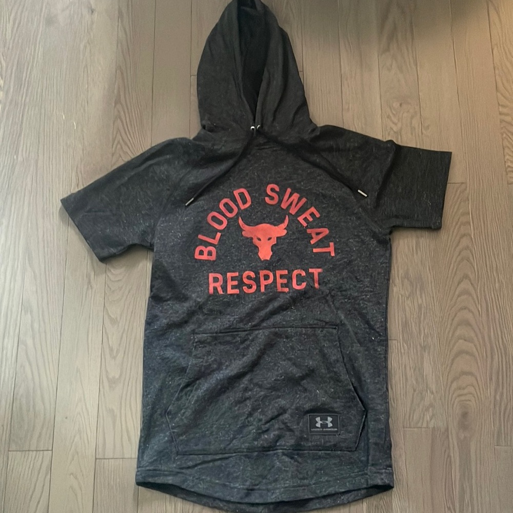 Under armour t-shirt hoodie